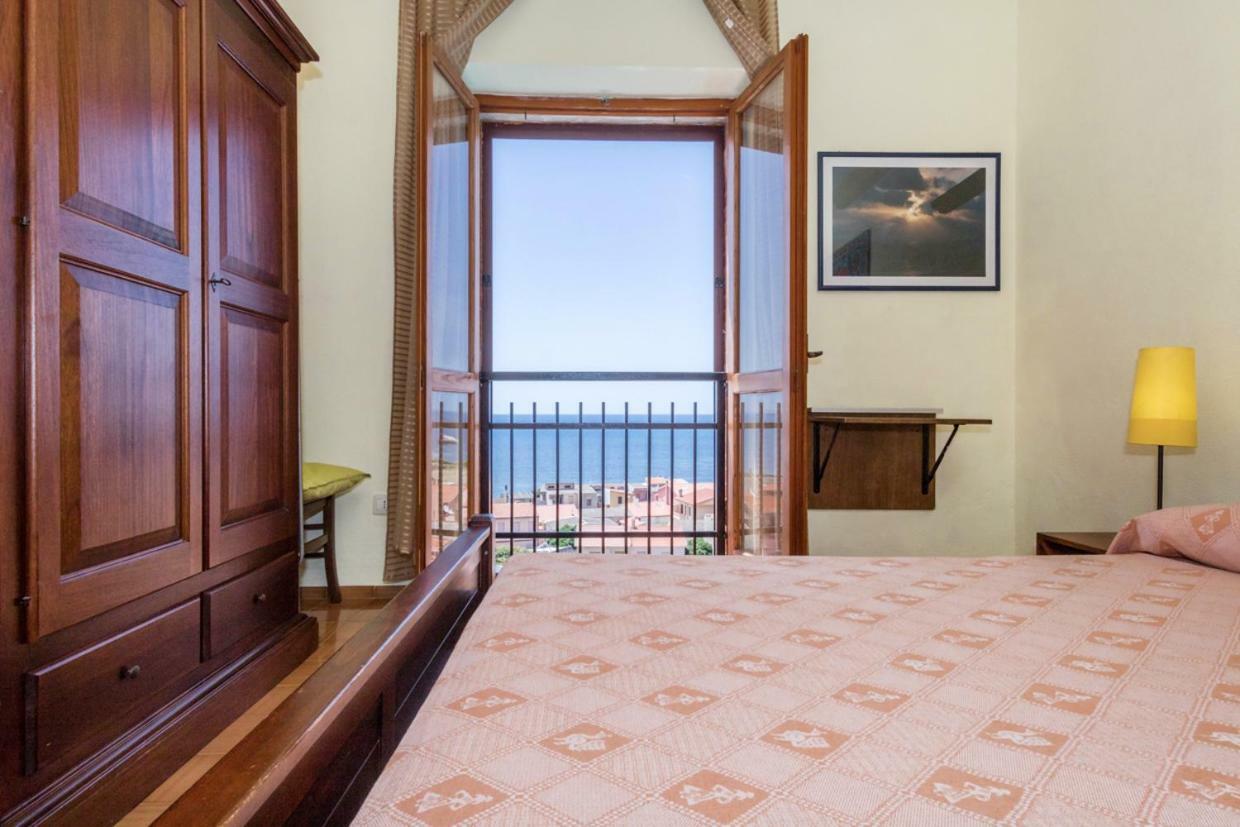 Mare Lughente Bed & Breakfast С'Аркиту Кулиери Екстериор снимка