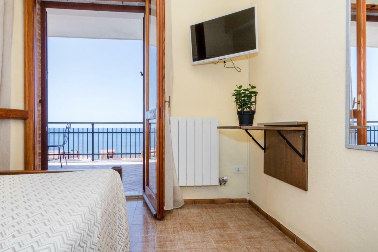 Mare Lughente Bed & Breakfast С'Аркиту Кулиери Екстериор снимка