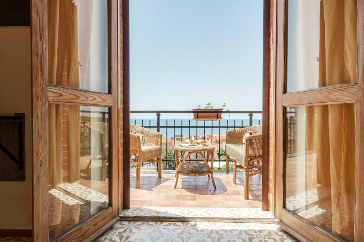 Mare Lughente Bed & Breakfast С'Аркиту Кулиери Екстериор снимка