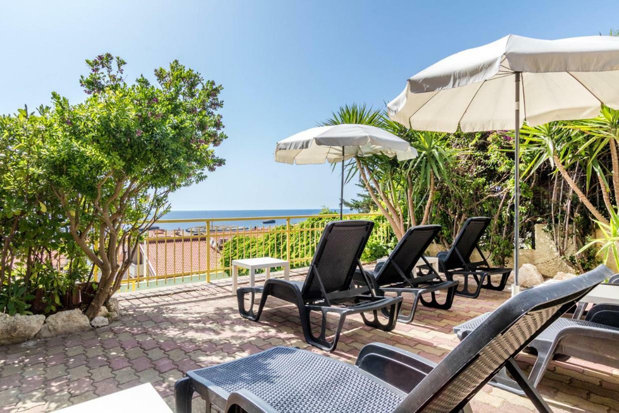 Mare Lughente Bed & Breakfast С'Аркиту Кулиери Екстериор снимка