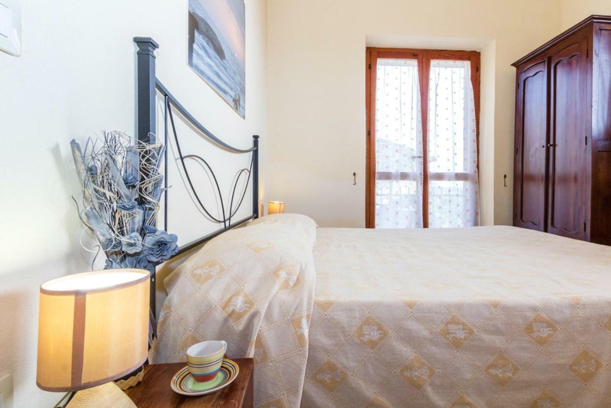 Mare Lughente Bed & Breakfast С'Аркиту Кулиери Екстериор снимка