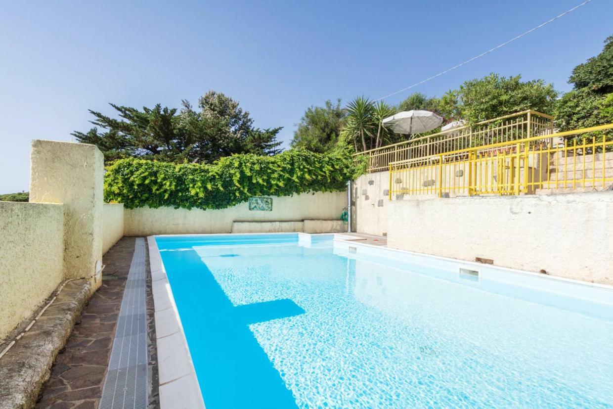 Mare Lughente Bed & Breakfast С'Аркиту Кулиери Екстериор снимка