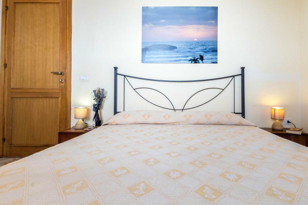 Mare Lughente Bed & Breakfast С'Аркиту Кулиери Екстериор снимка