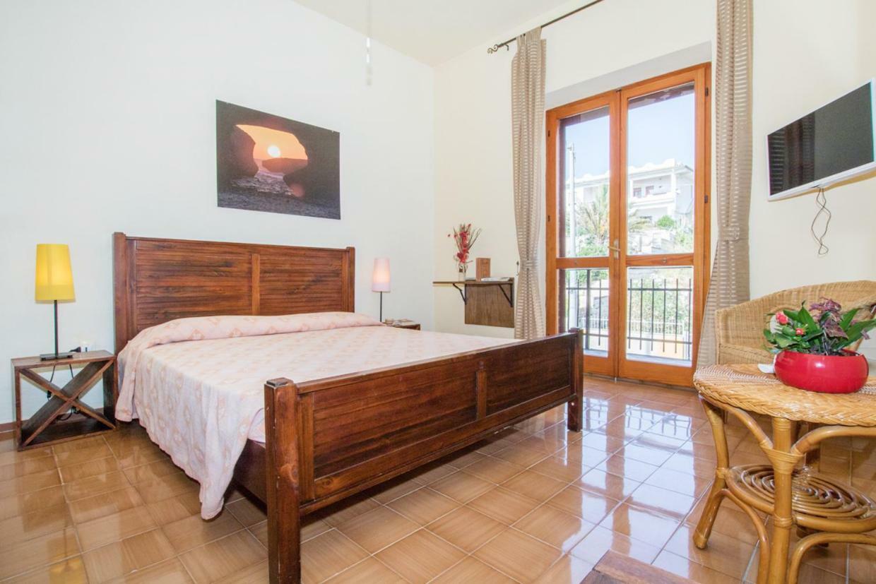Mare Lughente Bed & Breakfast С'Аркиту Кулиери Екстериор снимка