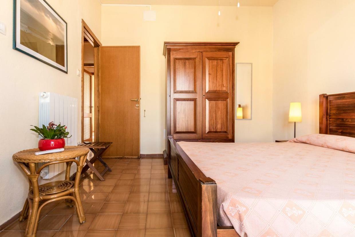Mare Lughente Bed & Breakfast С'Аркиту Кулиери Екстериор снимка