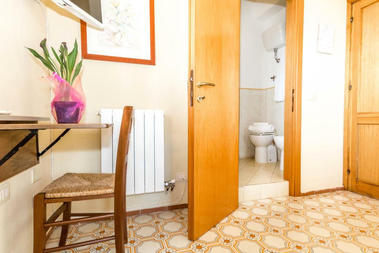 Mare Lughente Bed & Breakfast С'Аркиту Кулиери Екстериор снимка