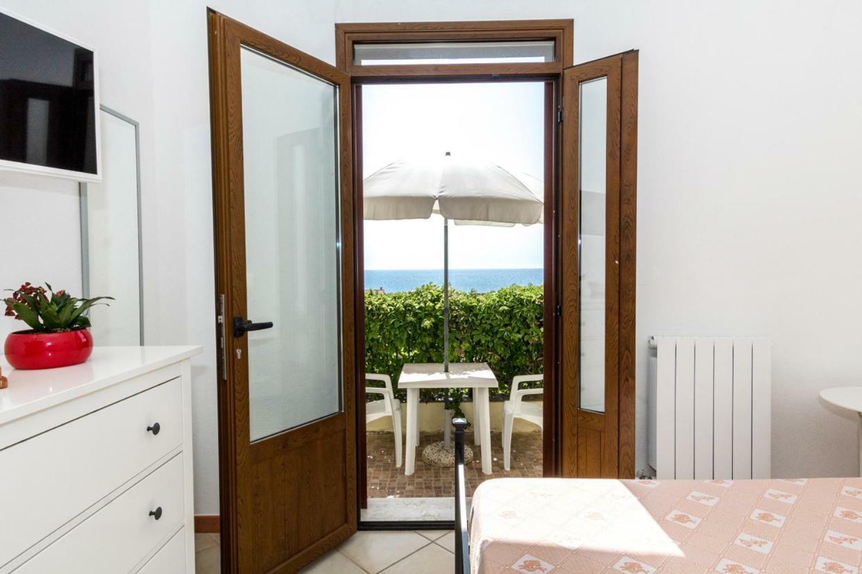 Mare Lughente Bed & Breakfast С'Аркиту Кулиери Екстериор снимка