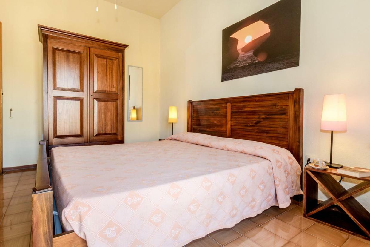 Mare Lughente Bed & Breakfast С'Аркиту Кулиери Екстериор снимка