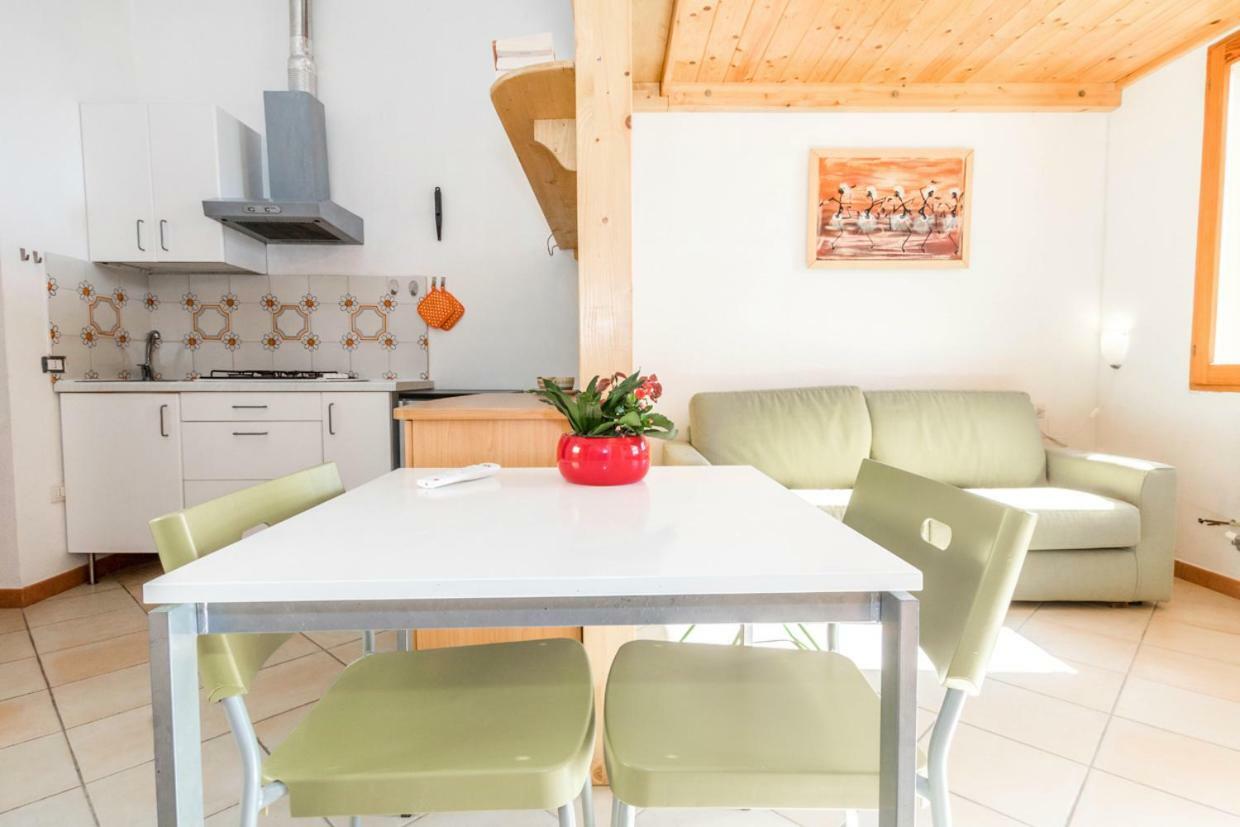 Mare Lughente Bed & Breakfast С'Аркиту Кулиери Екстериор снимка